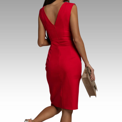 Regalia™ – Elegancka Dopasowana Sukienka z Dekoltem w Szpic i Rozcięciem